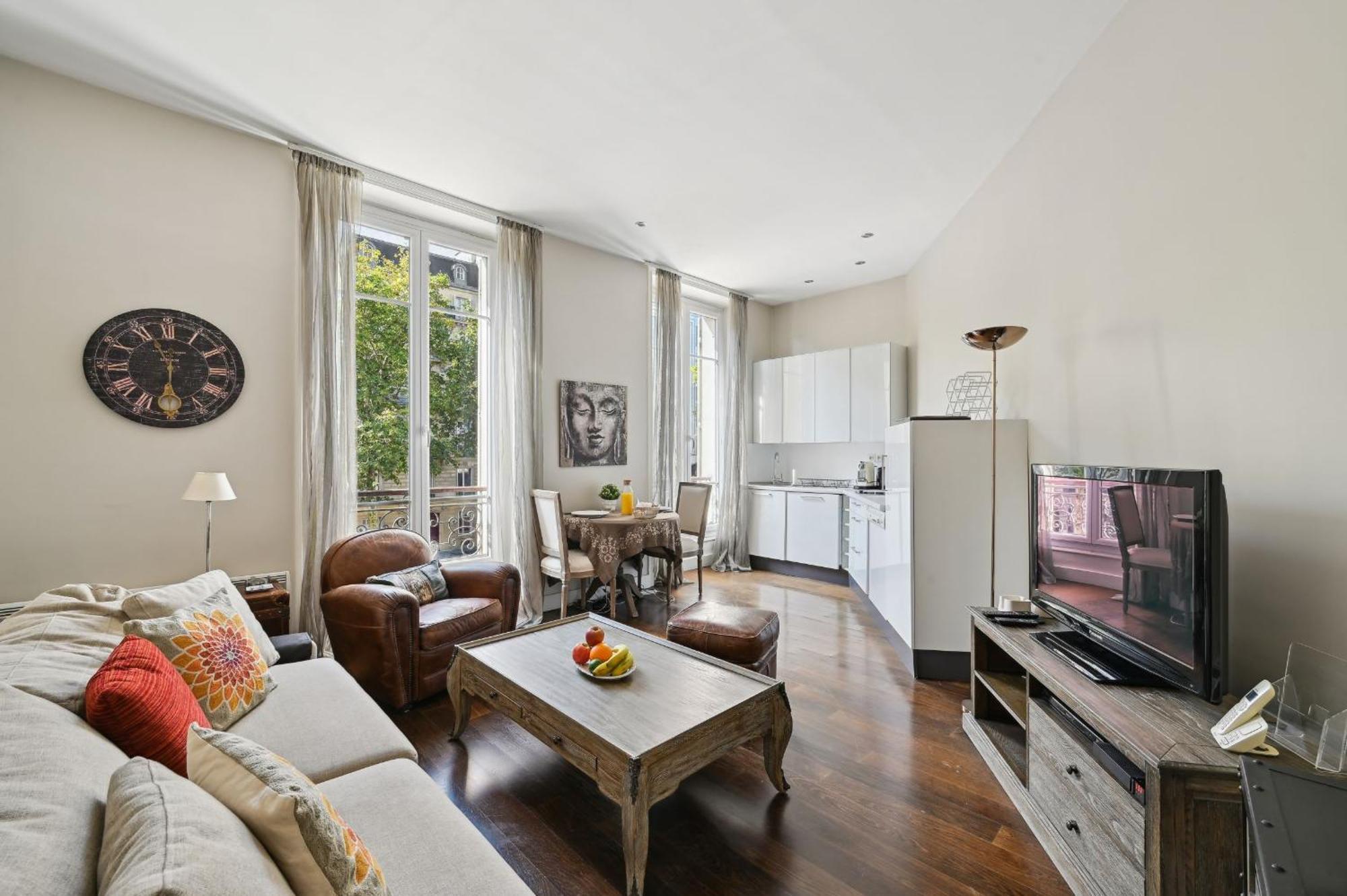1Br Champs-Elysees - Cityapartmentstay Париж Екстериор снимка