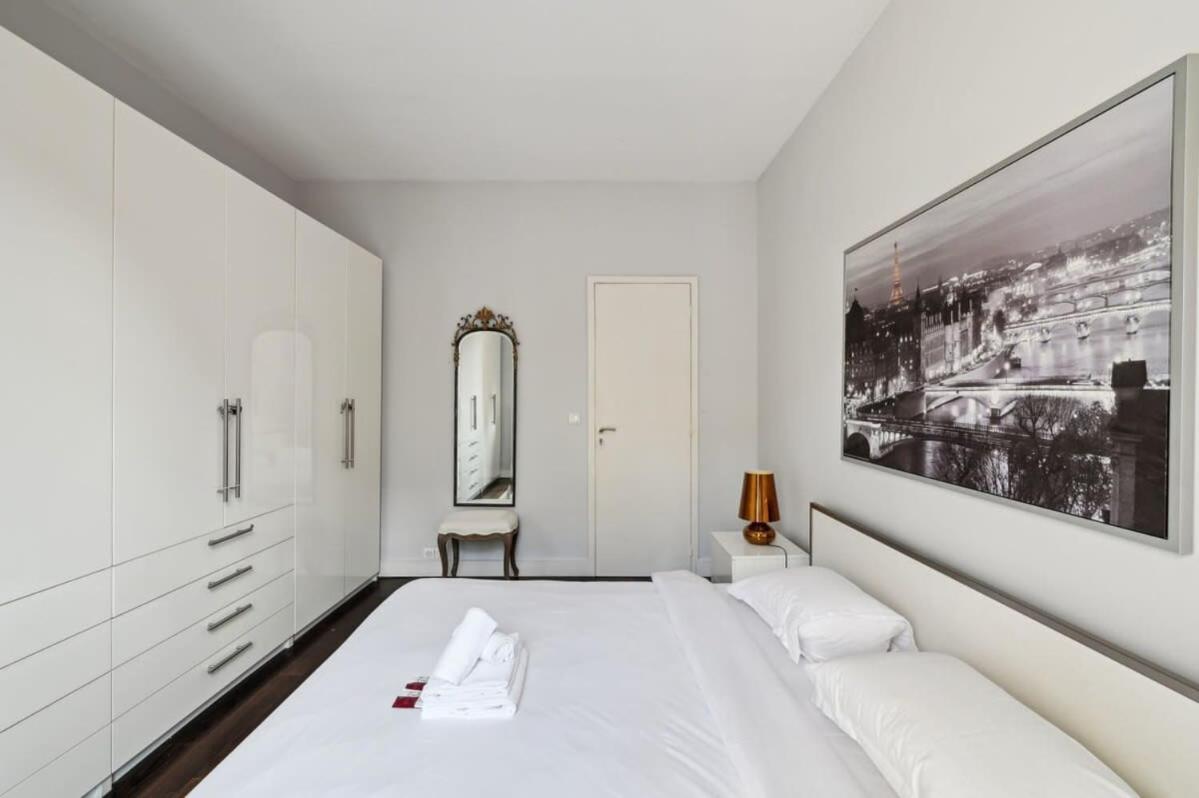 1Br Champs-Elysees - Cityapartmentstay Париж Екстериор снимка