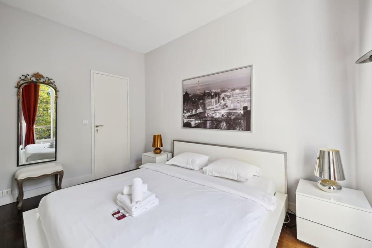 1Br Champs-Elysees - Cityapartmentstay Париж Екстериор снимка